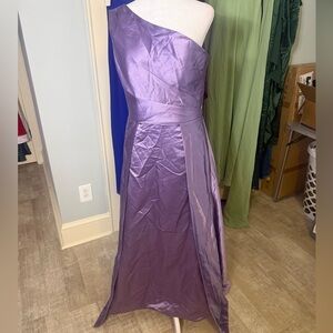 Elegant Lavender Satin Evening Dress